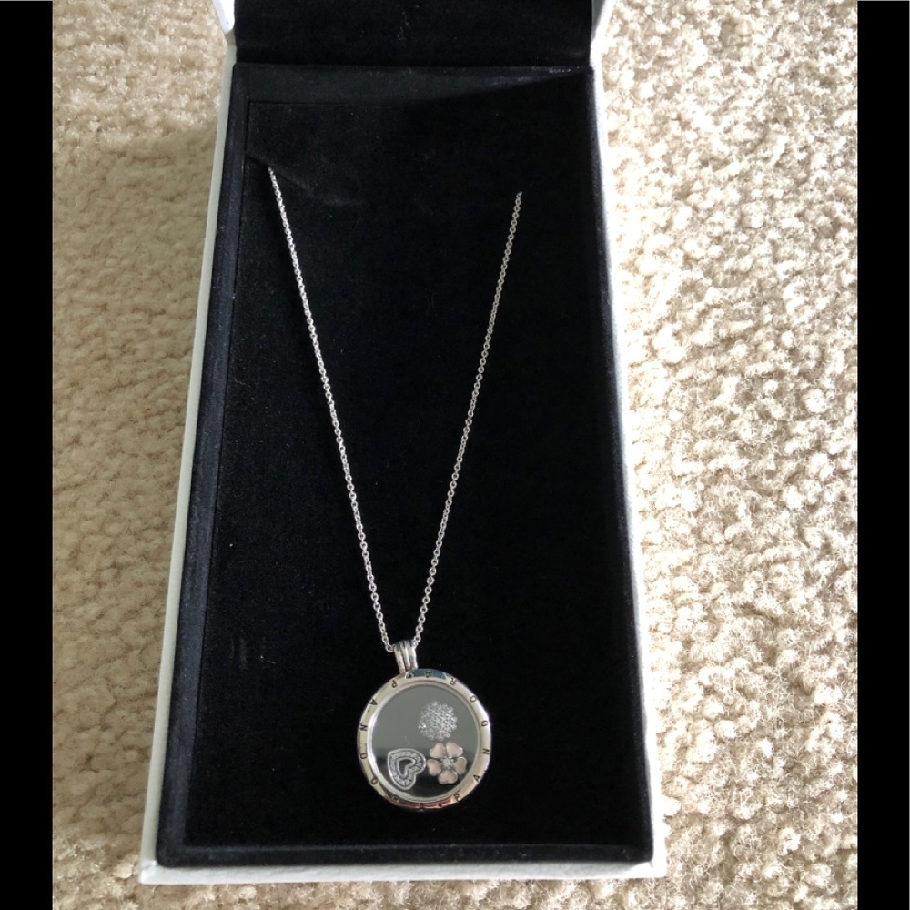 Never Worn Pandora Floating Locket Necklace